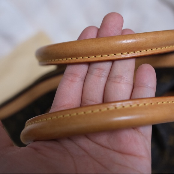 LOUIS VUITTON TIVOLI GM IN MONOGRAM - Picture 11 of 16